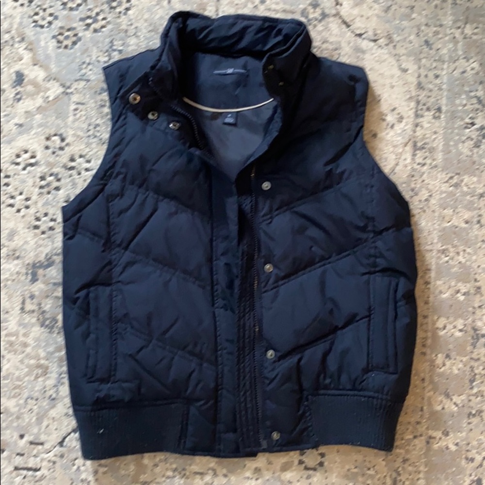 Navy gap vest